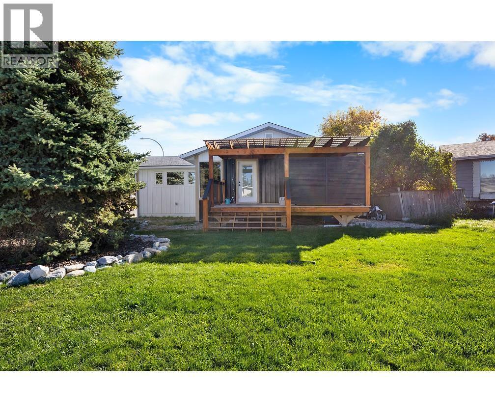 411 12th Street S, Cranbrook, British Columbia  V1C 1W3 - Photo 2 - 10402818