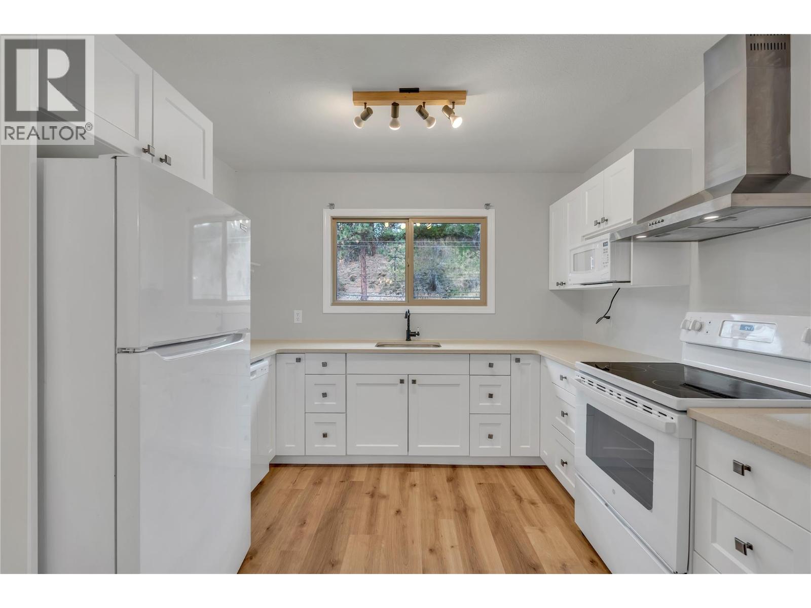 11318 Jubilee Road W Unit# 2, Summerland, British Columbia  V0H 1Z0 - Photo 11 - 10402793