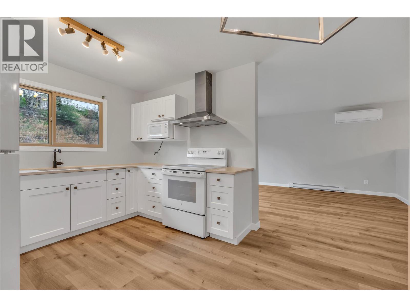 11318 Jubilee Road W Unit# 2, Summerland, British Columbia  V0H 1Z0 - Photo 4 - 10402793