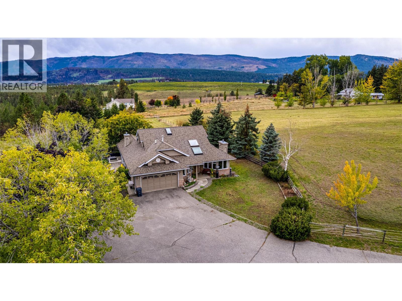 4671 Grandview Flats Road S, Spallumcheen, British Columbia  V4Y 0P6 - Photo 1 - 10397997