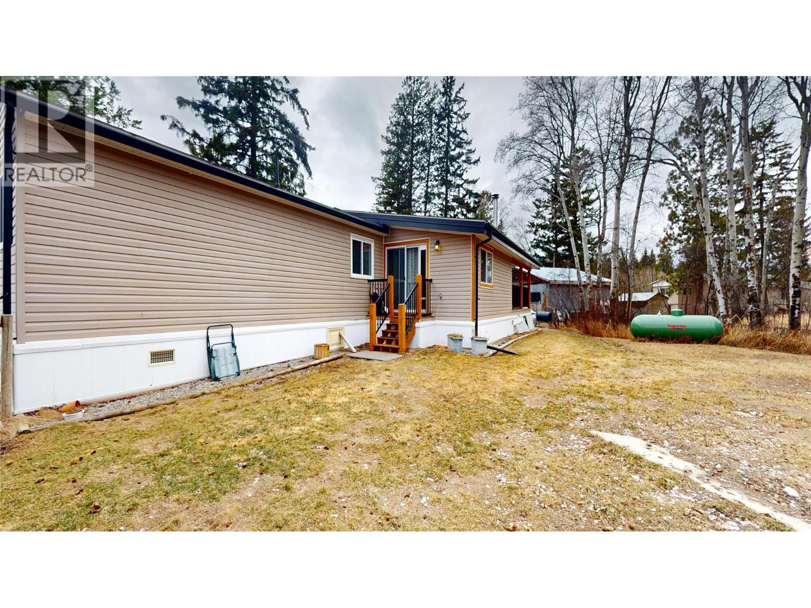 4747 Willow Avenue, Canal Flats, British Columbia  V0B 1B0 - Photo 33 - 10402734