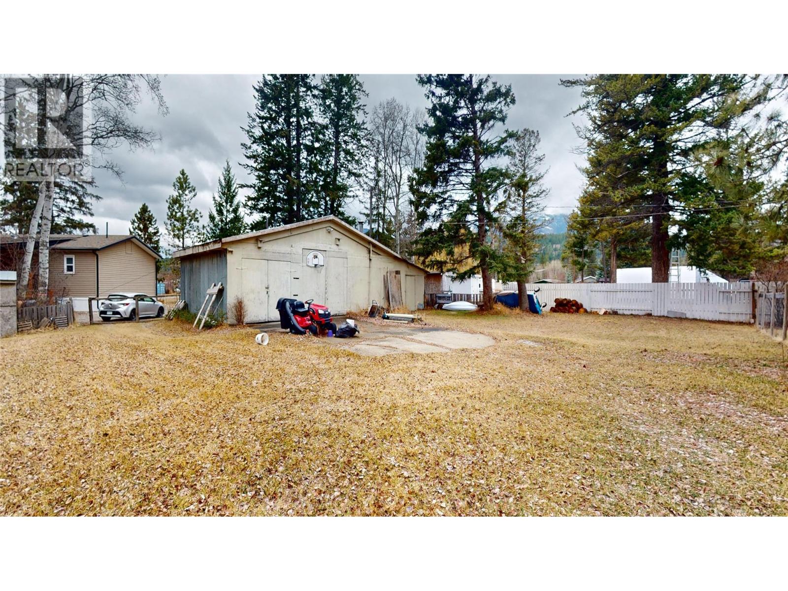 4747 Willow Avenue, Canal Flats, British Columbia  V0B 1B0 - Photo 35 - 10402734