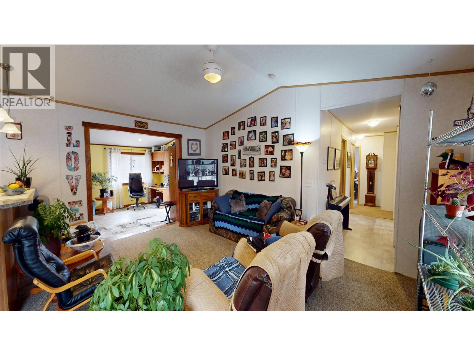 4747 Willow Avenue, Canal Flats, British Columbia  V0B 1B0 - Photo 5 - 10402734