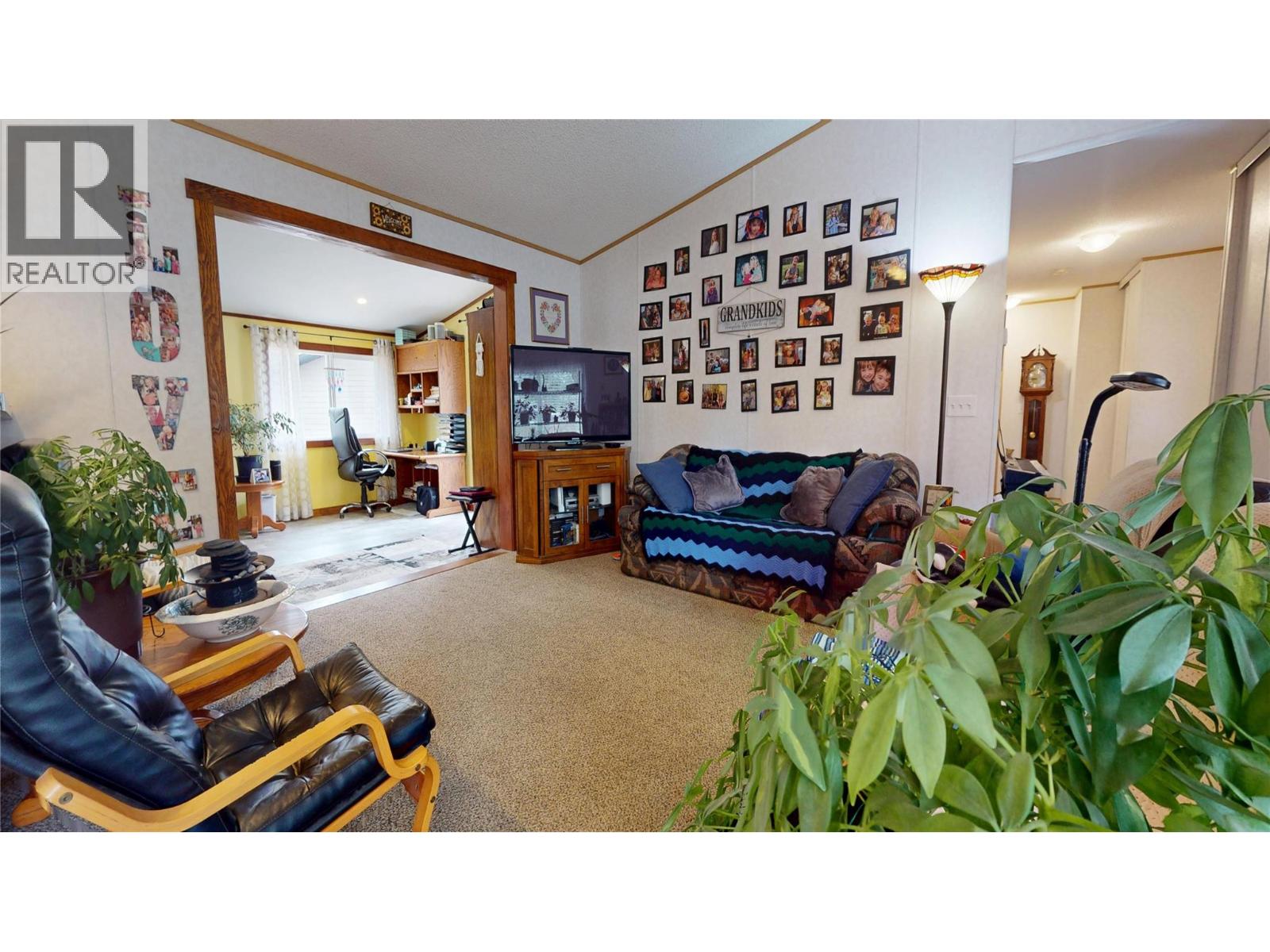 4747 Willow Avenue, Canal Flats, British Columbia  V0B 1B0 - Photo 6 - 10402734