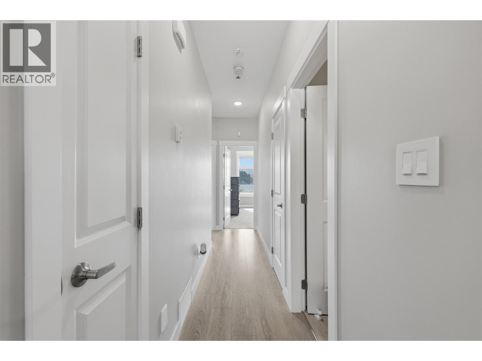 2352 Bossert Avenue, Kamloops, British Columbia  V2B 4V6 - Photo 11 - 10402683