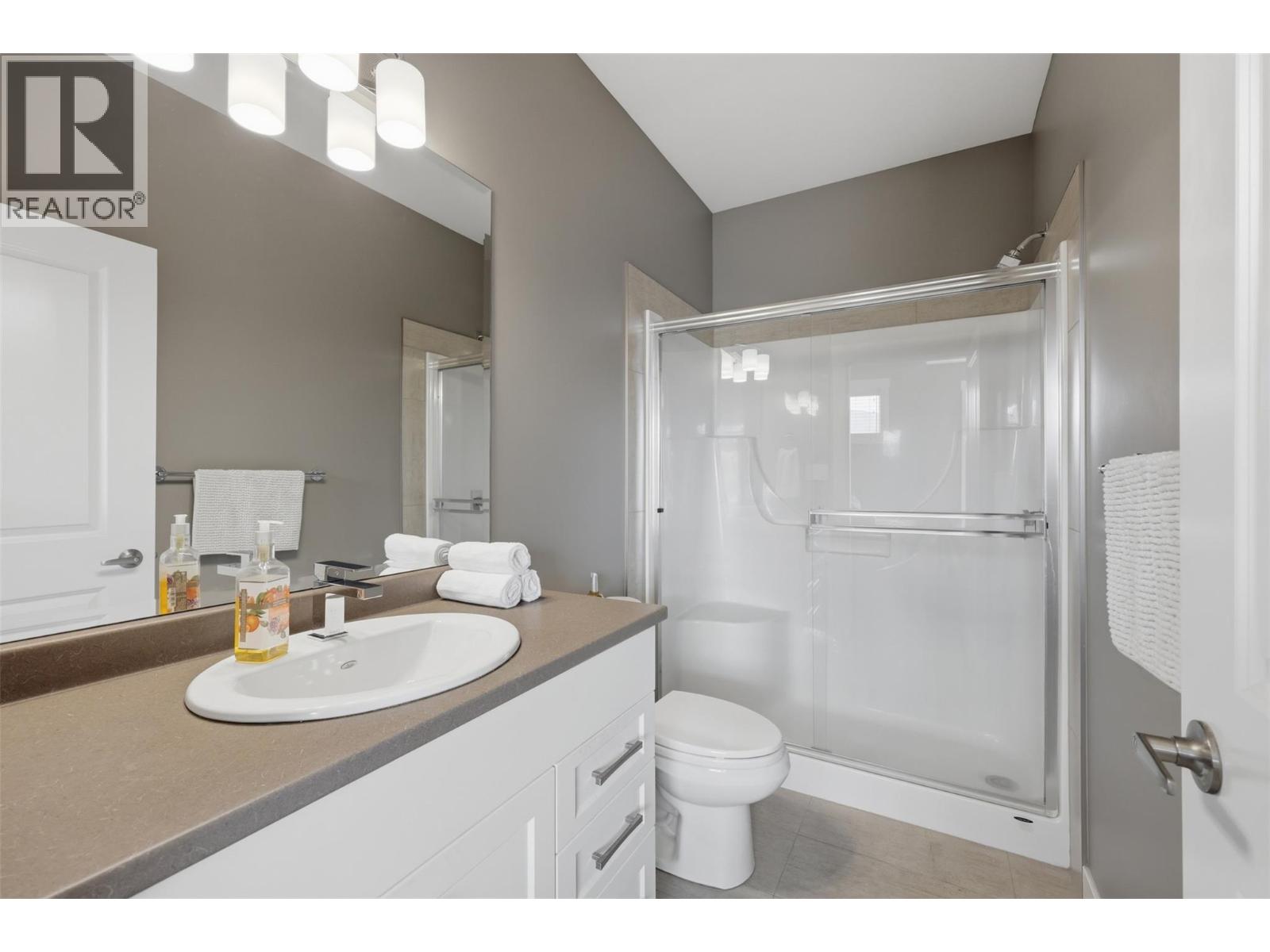 2352 Bossert Avenue, Kamloops, British Columbia  V2B 4V6 - Photo 14 - 10402683
