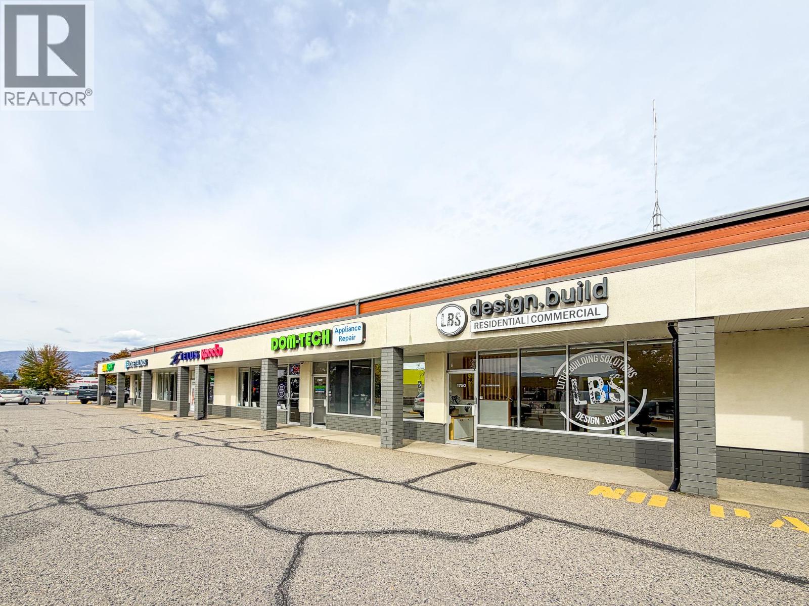 1750 Springfield Road, Kelowna, British Columbia  V1Y 5V6 - Photo 2 - 10402727