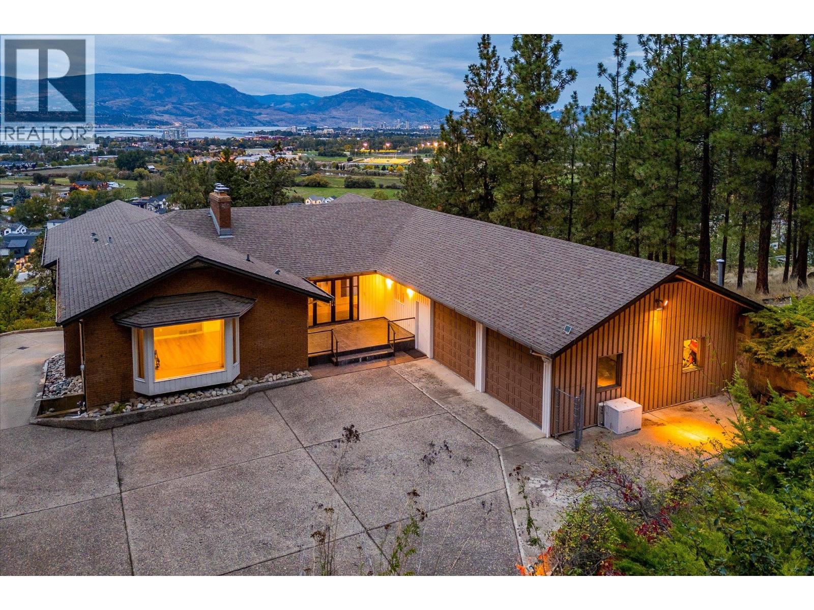1045 Bartholomew Court, Kelowna, British Columbia  V1W 4N2 - Photo 1 - 10397779