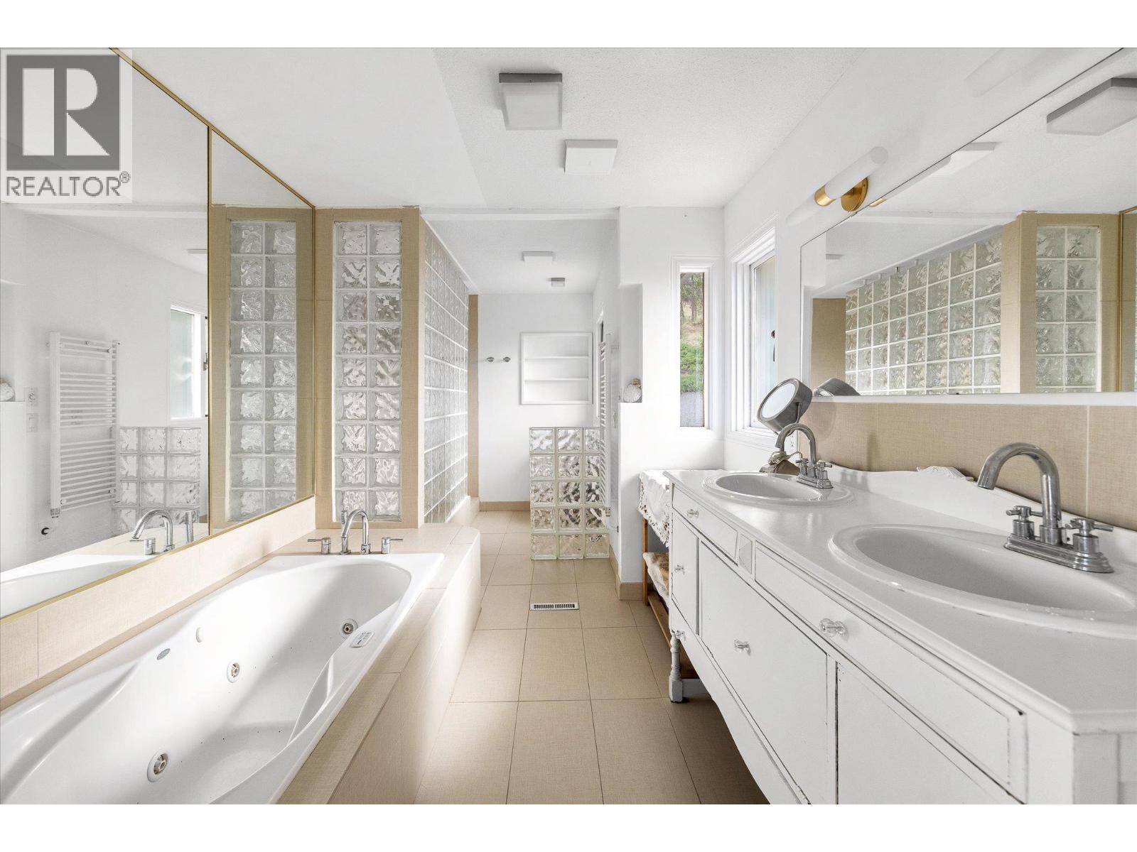 1045 Bartholomew Court, Kelowna, British Columbia  V1W 4N2 - Photo 37 - 10397779
