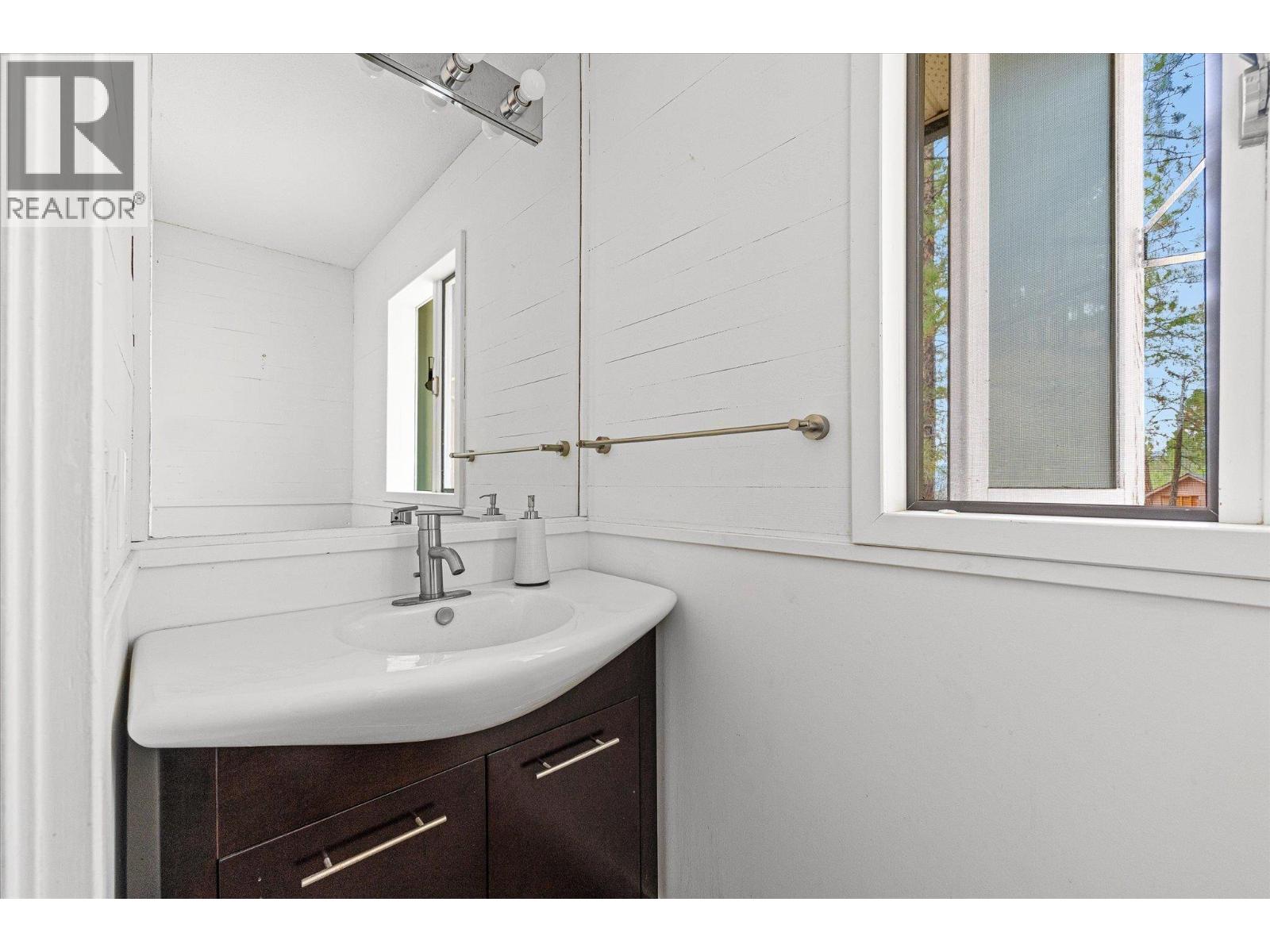 1045 Bartholomew Court, Kelowna, British Columbia  V1W 4N2 - Photo 45 - 10397779