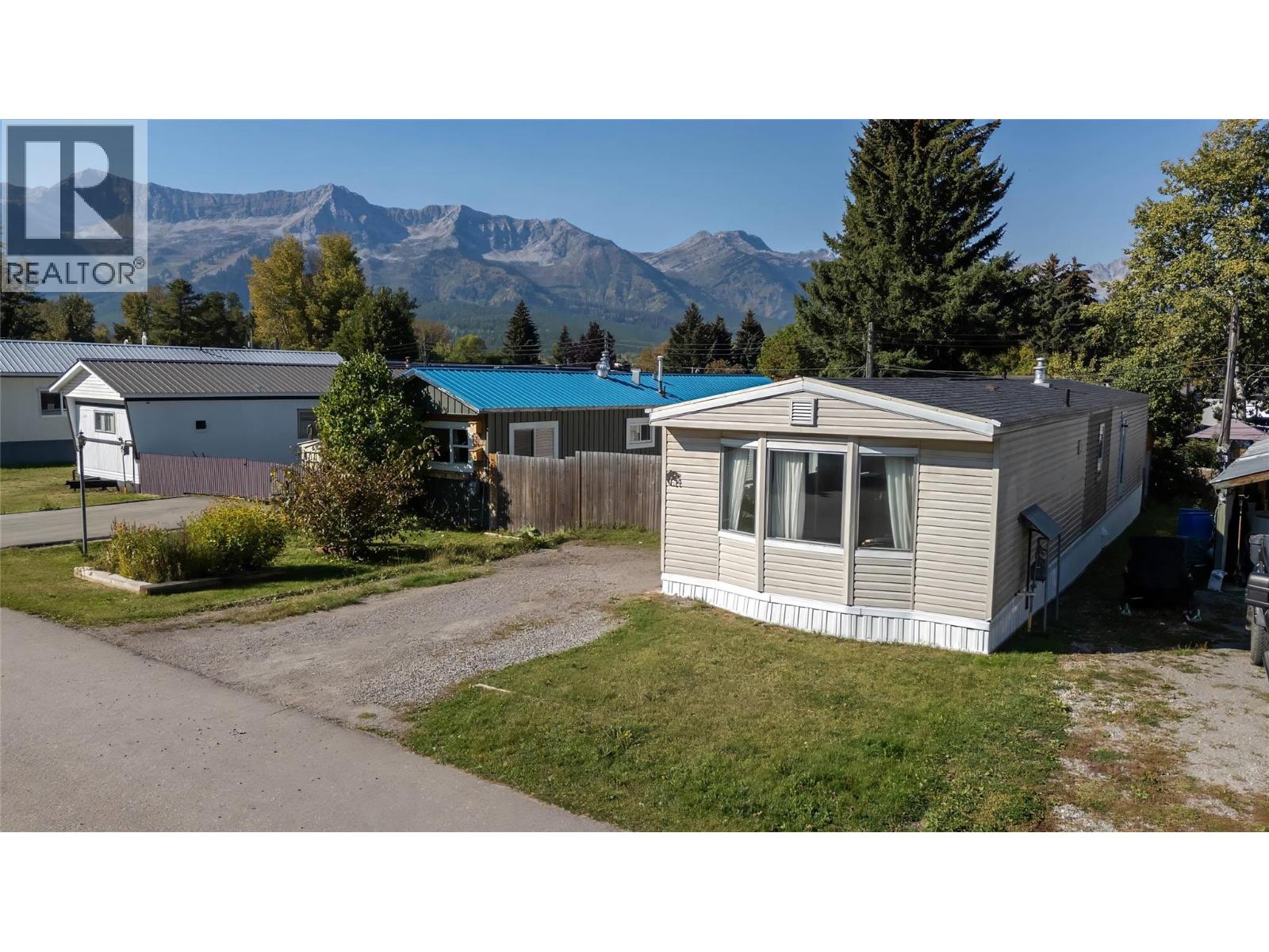 60 Cokato Road Unit# E14, Fernie, British Columbia  V0B 1M4 - Photo 2 - 10364394