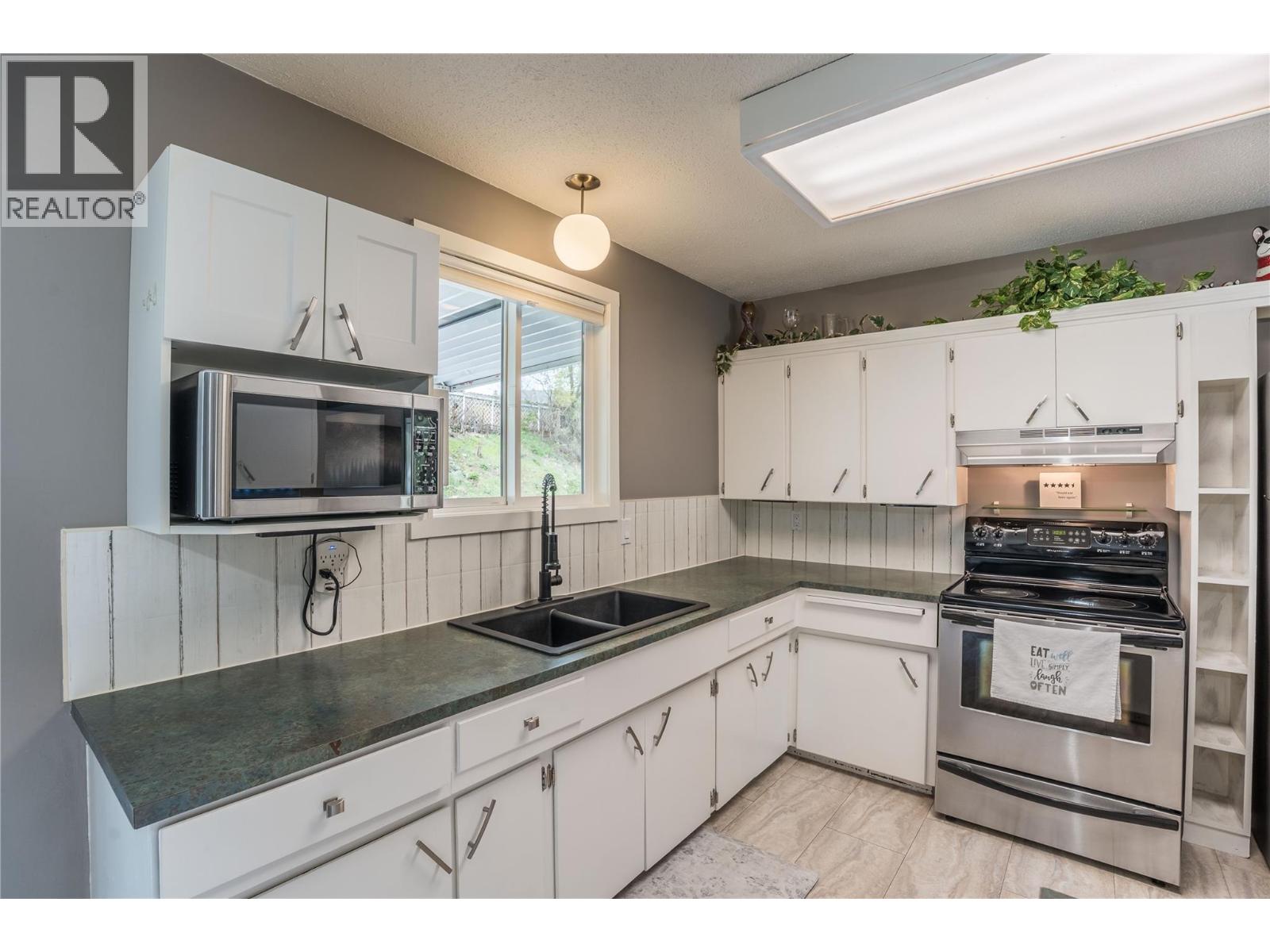12408 Campbell Crescent, Summerland, British Columbia  V0H 1Z0 - Photo 8 - 10402860