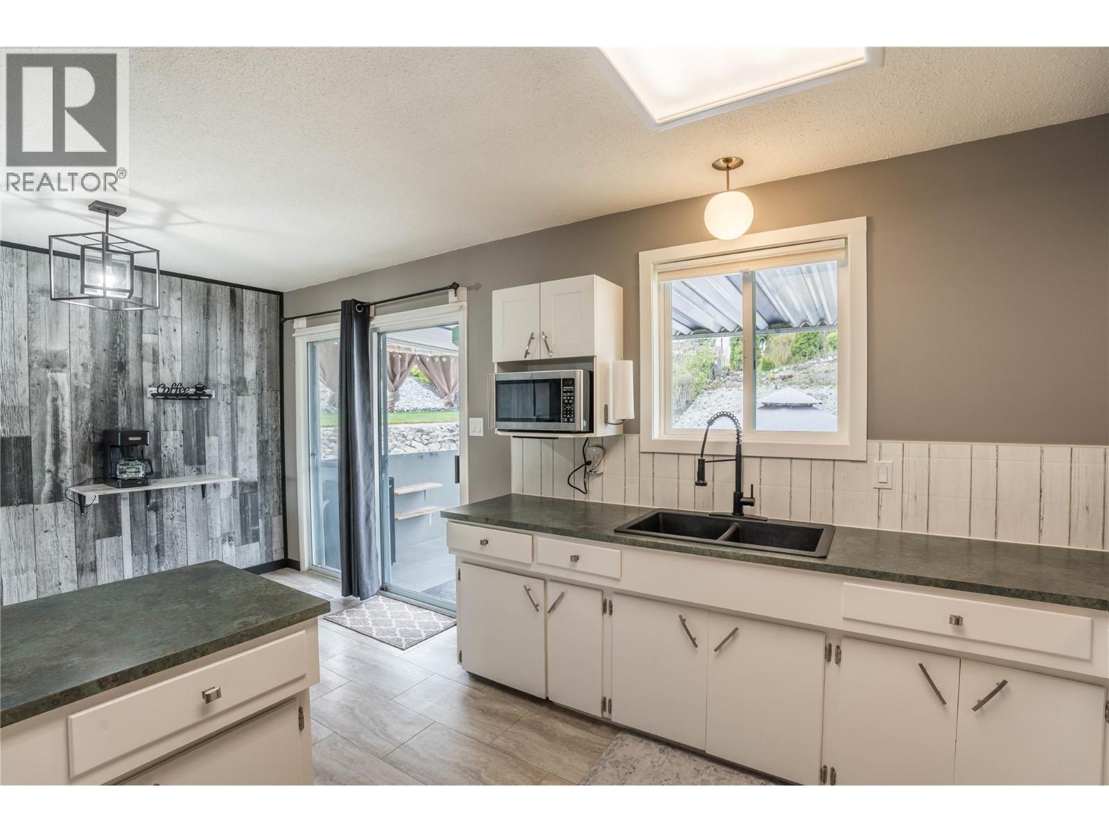 12408 Campbell Crescent, Summerland, British Columbia  V0H 1Z0 - Photo 9 - 10402860