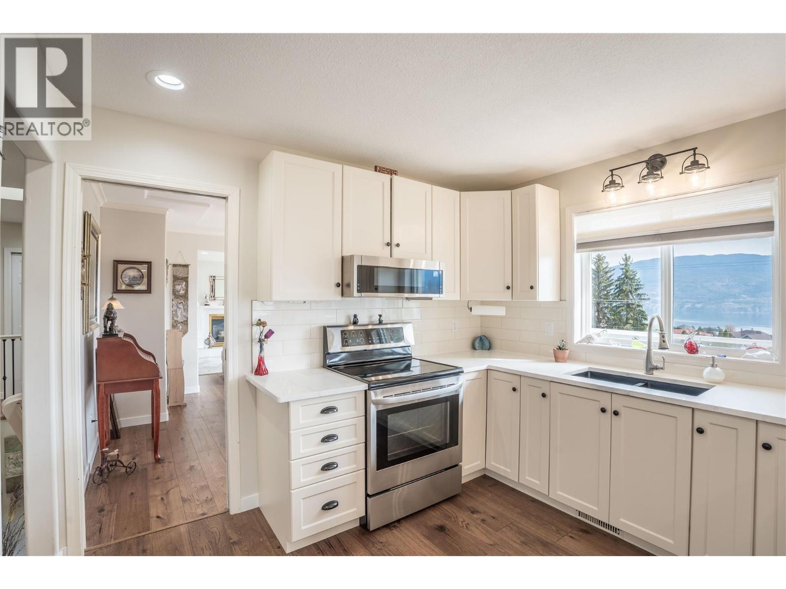 10804 Giants Head Road, Summerland, British Columbia  V0H 1Z7 - Photo 10 - 10402825