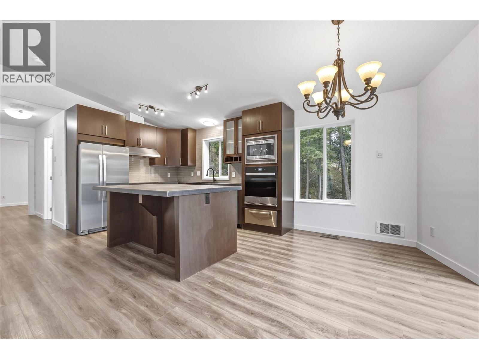 10824 Westshore Road, Vernon, British Columbia  V1H 2C3 - Photo 10 - 10402745
