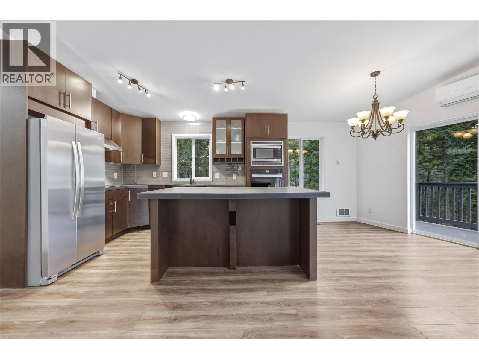 10824 Westshore Road, Vernon, British Columbia  V1H 2C3 - Photo 7 - 10402745