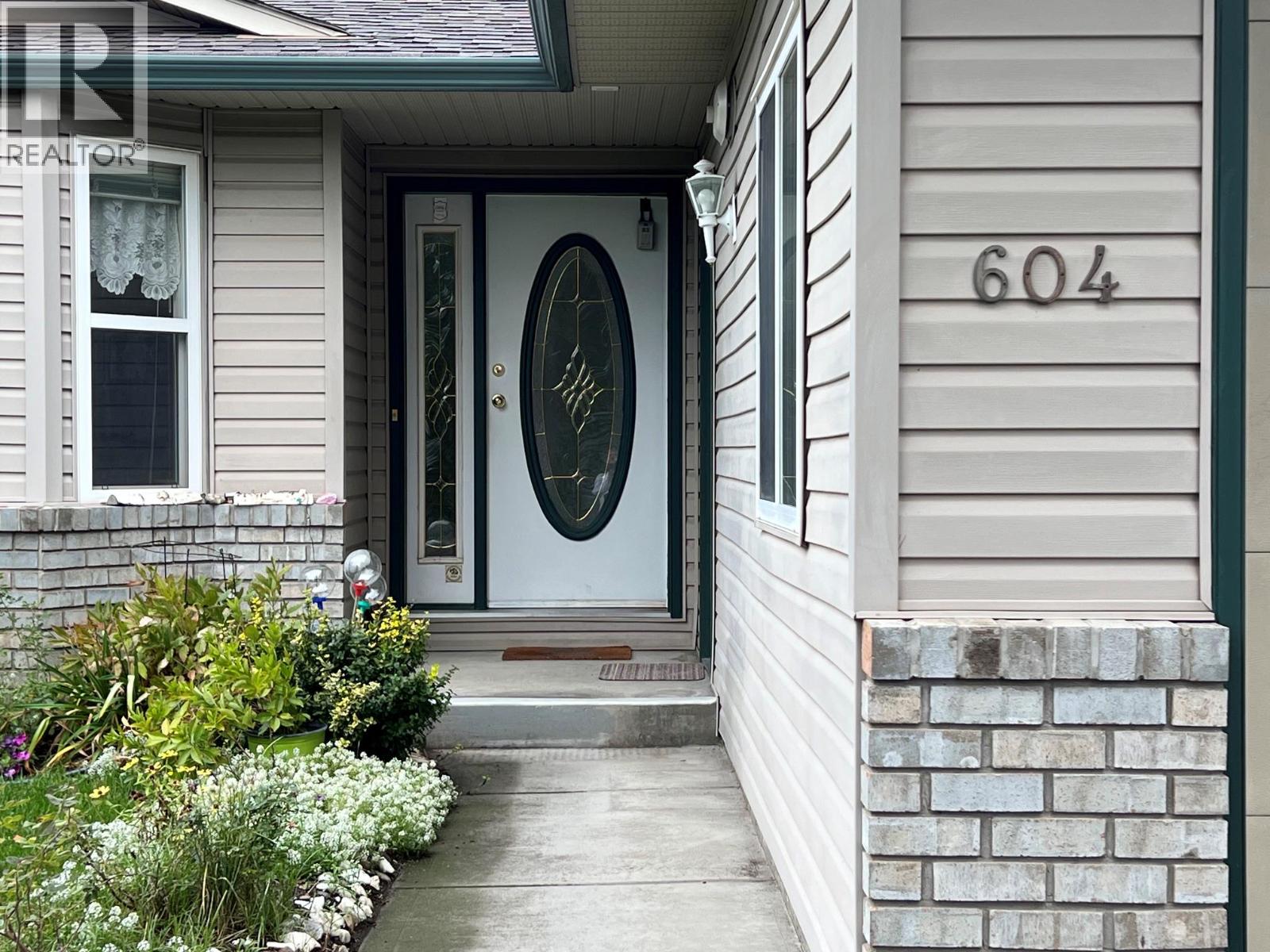 604 6th Avenue, Vernon, British Columbia  V1H 1Z1 - Photo 1 - 10401622