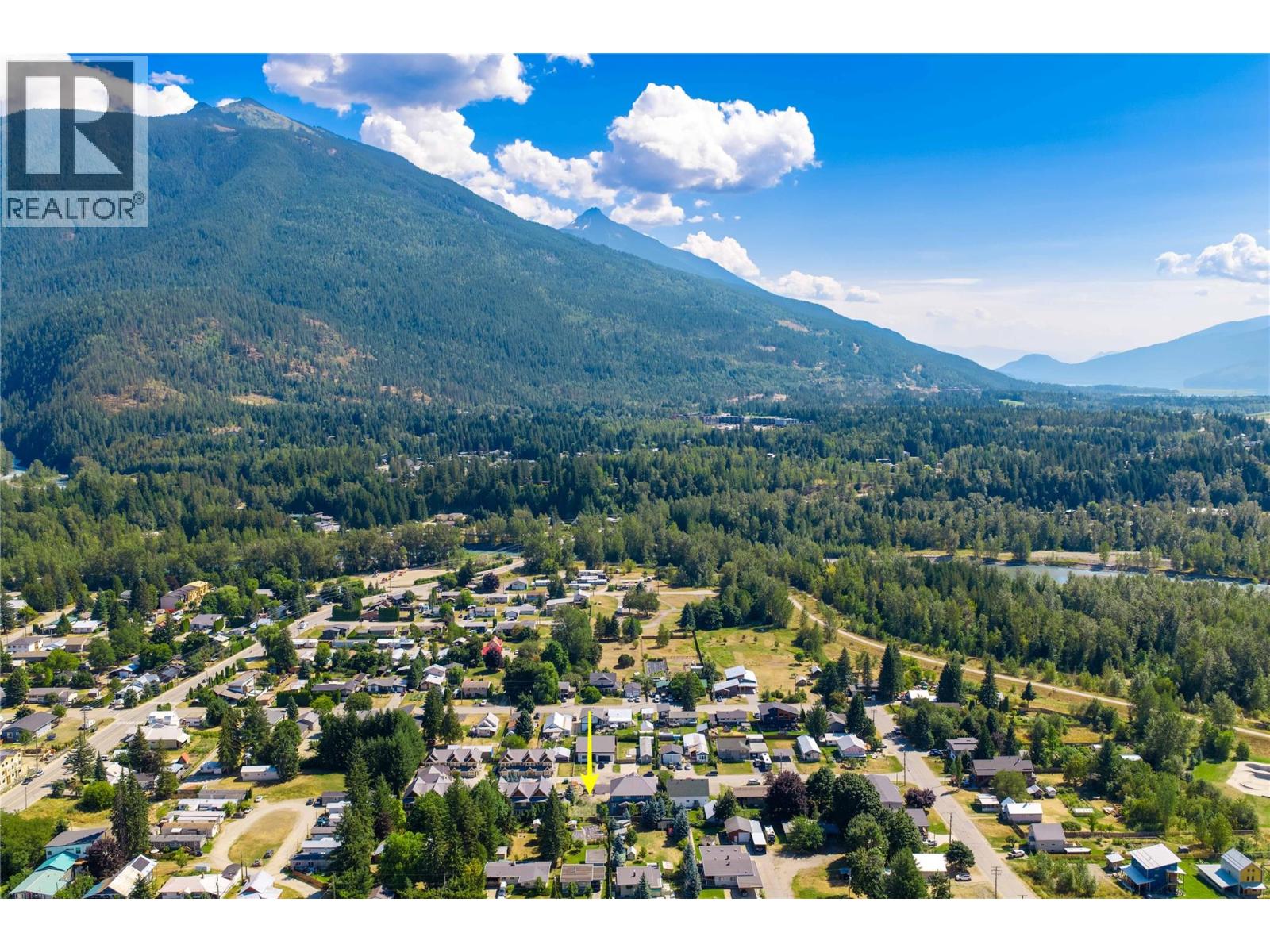 701 Center Street, Revelstoke, British Columbia  V0E 2S0 - Photo 10 - 10400449