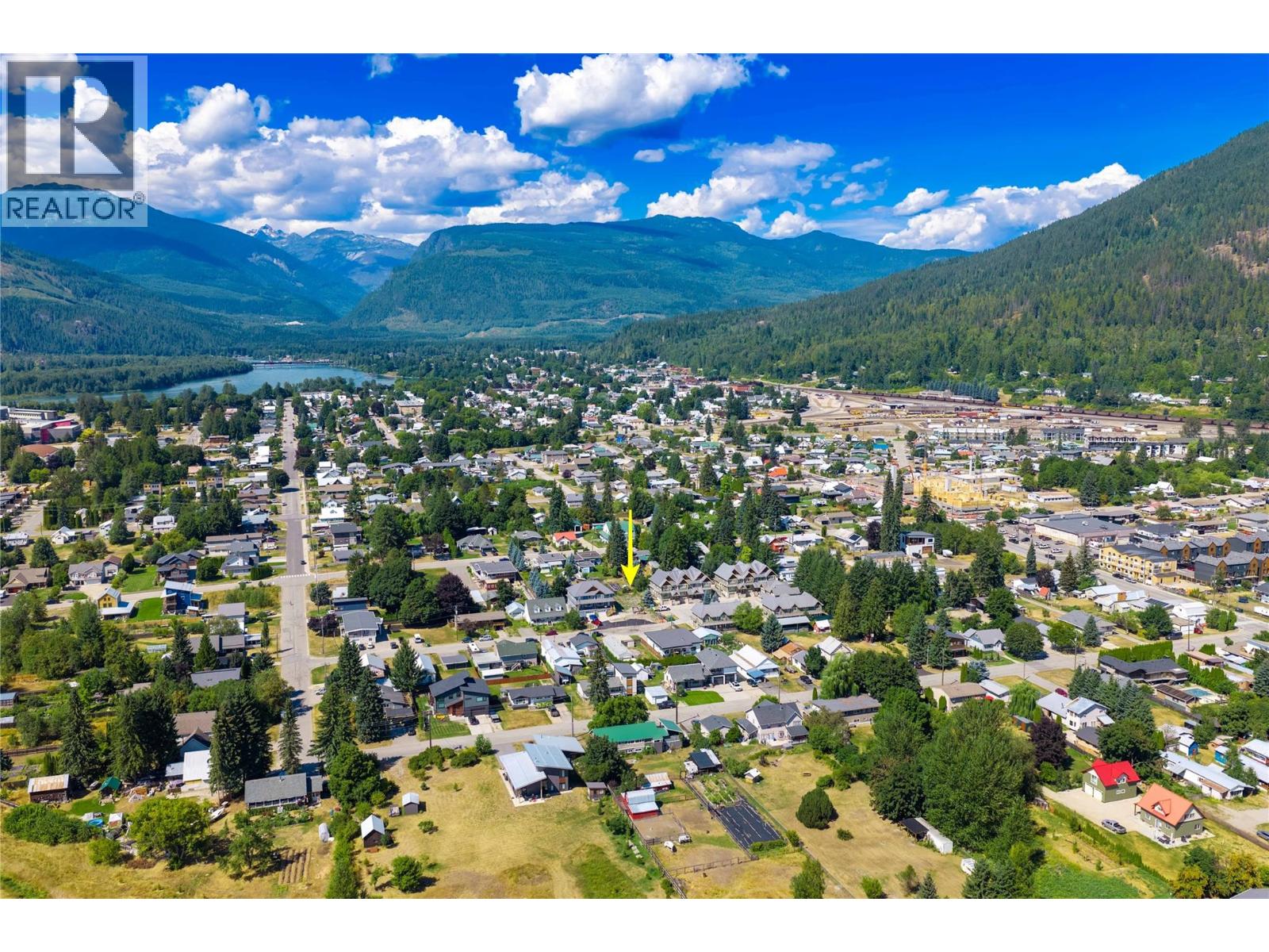 701 Center Street, Revelstoke, British Columbia  V0E 2S0 - Photo 12 - 10400449
