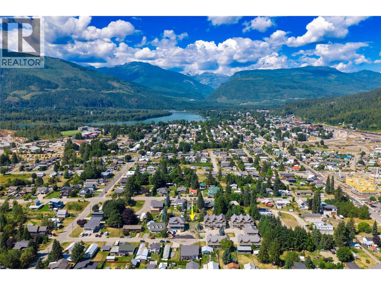 701 Center Street, Revelstoke, British Columbia  V0E 2S0 - Photo 7 - 10400449