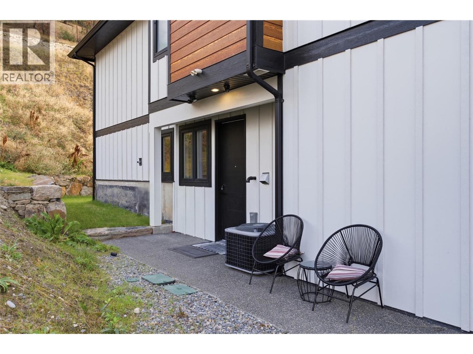 647 Deans Drive, Kelowna, British Columbia  V1P 1A1 - Photo 40 - 10402400