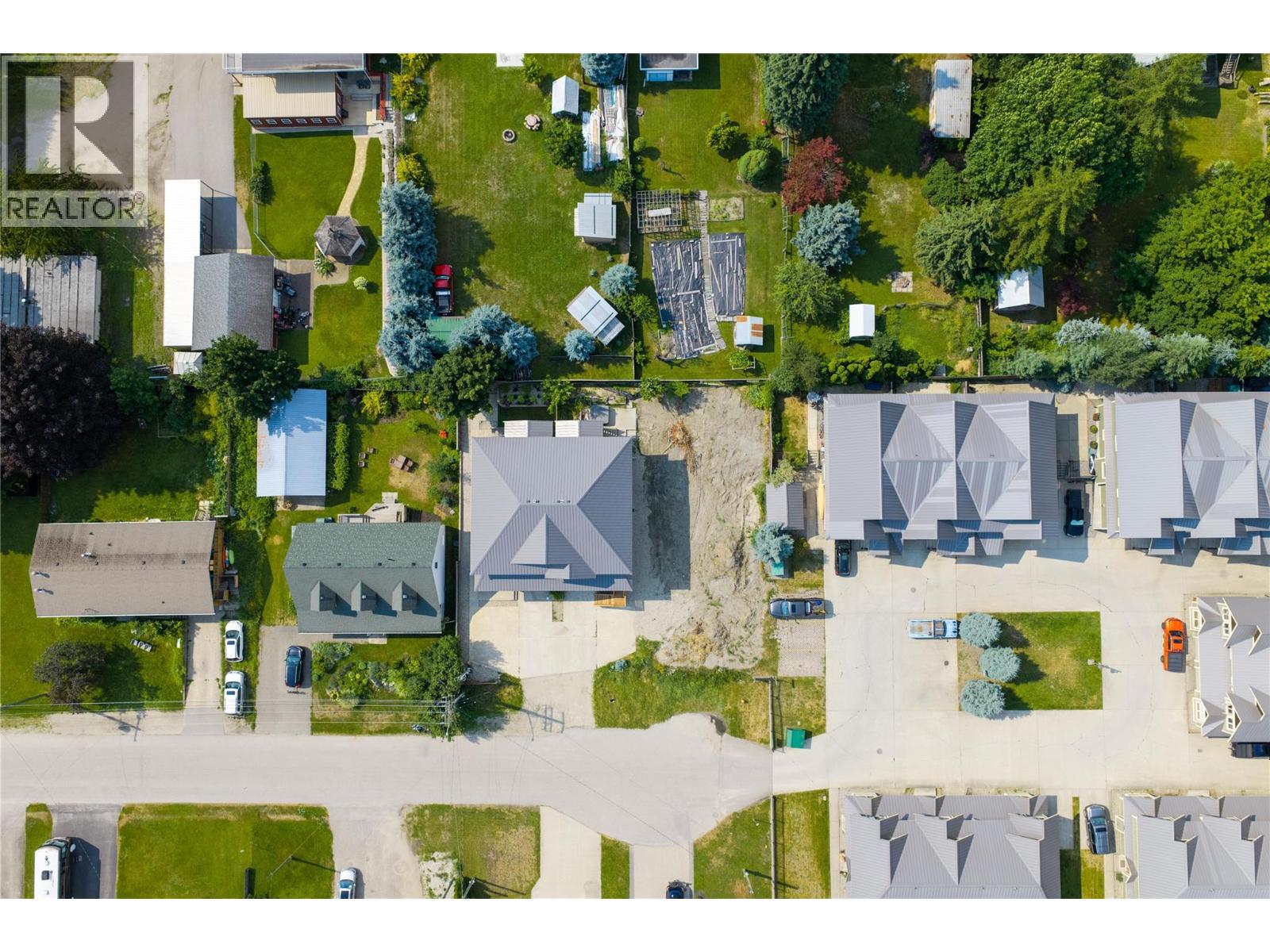 703 Center Street, Revelstoke, British Columbia  V0E 2S0 - Photo 43 - 10400450
