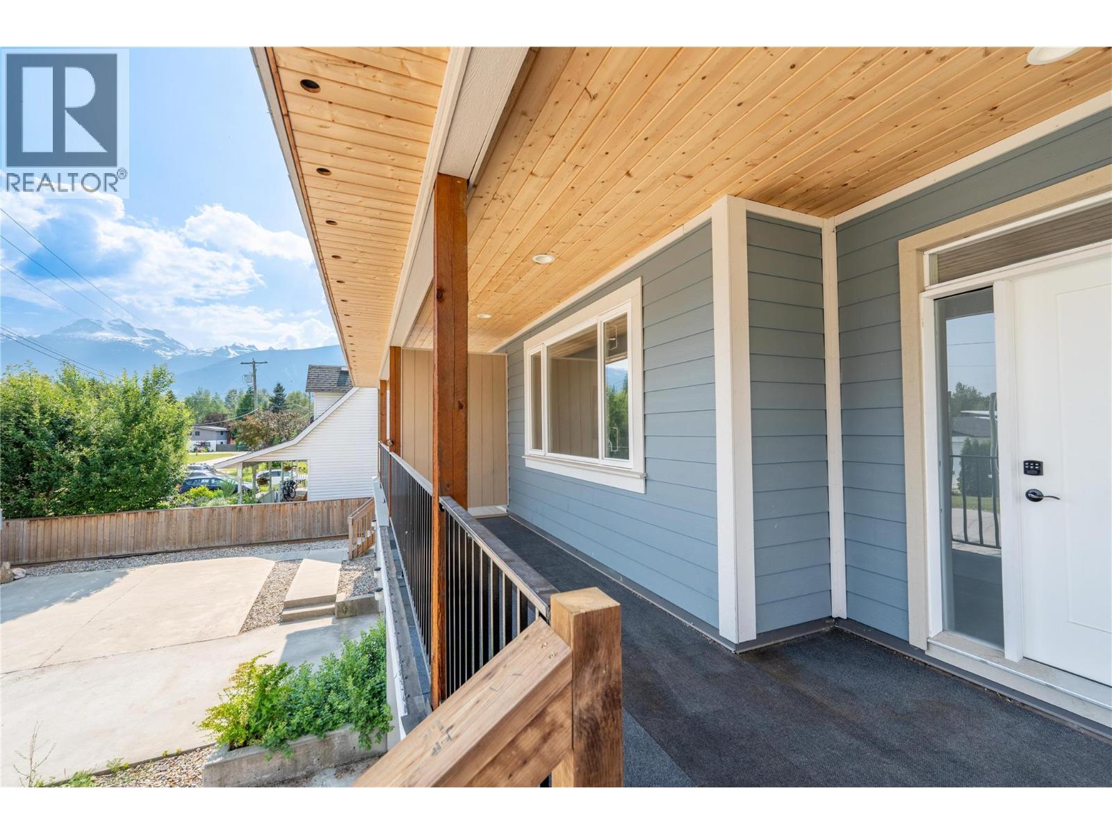 703 Center Street, Revelstoke, British Columbia  V0E 2S0 - Photo 44 - 10400450