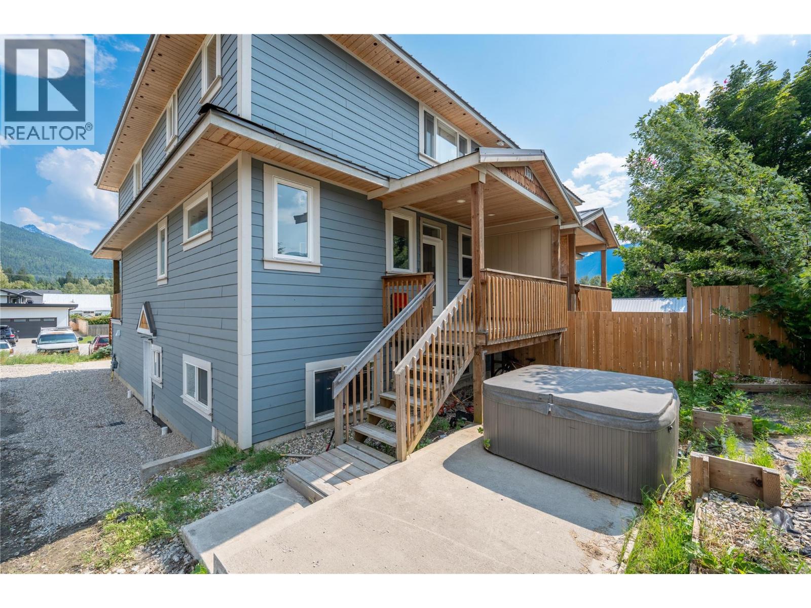 703 Center Street, Revelstoke, British Columbia  V0E 2S0 - Photo 46 - 10400450