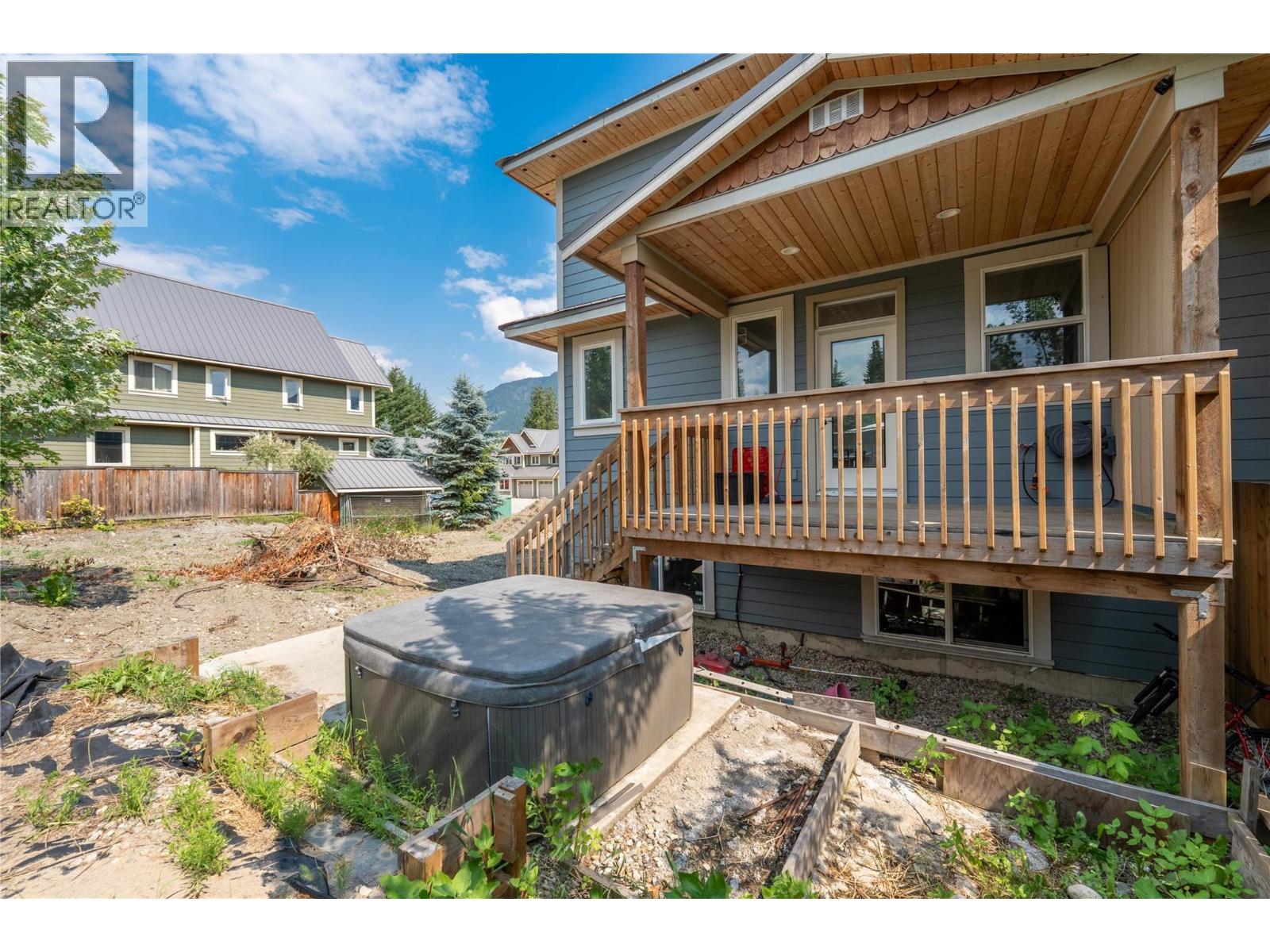 703 Center Street, Revelstoke, British Columbia  V0E 2S0 - Photo 47 - 10400450