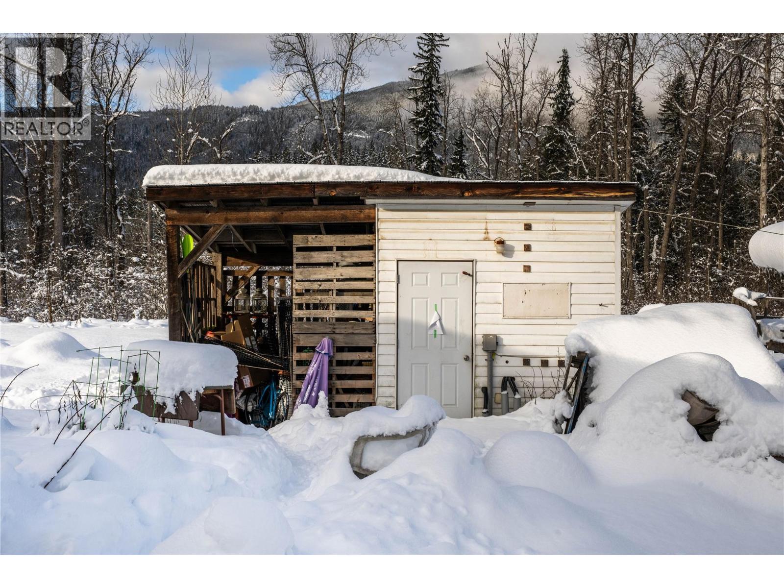 3643 Malakwa Road, Malakwa, British Columbia  V0E 2J0 - Photo 15 - 10402898