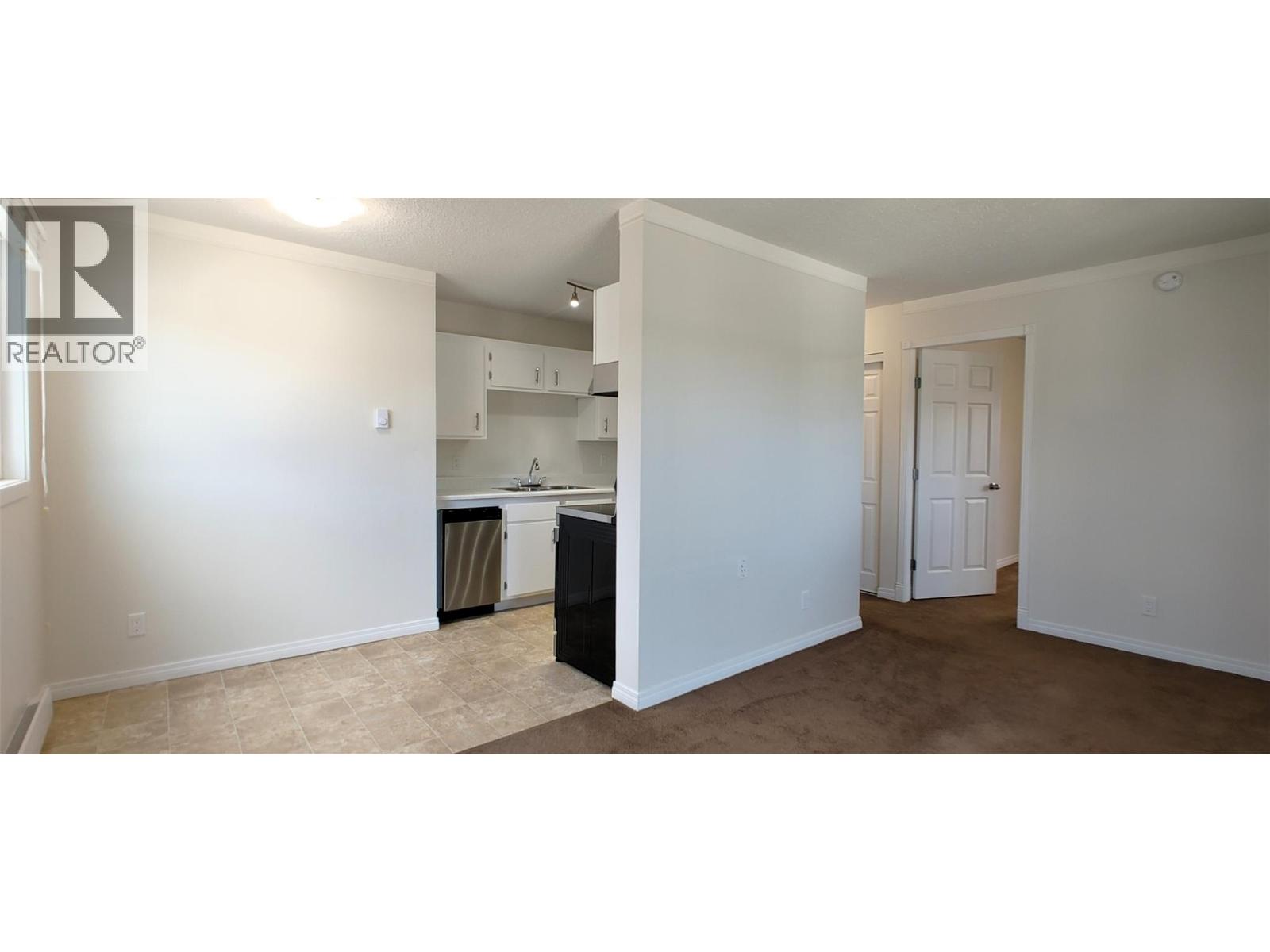 625 Rowcliffe Avenue Unit# 207, Kelowna, British Columbia  V1Y 5Y8 - Photo 3 - 10402523