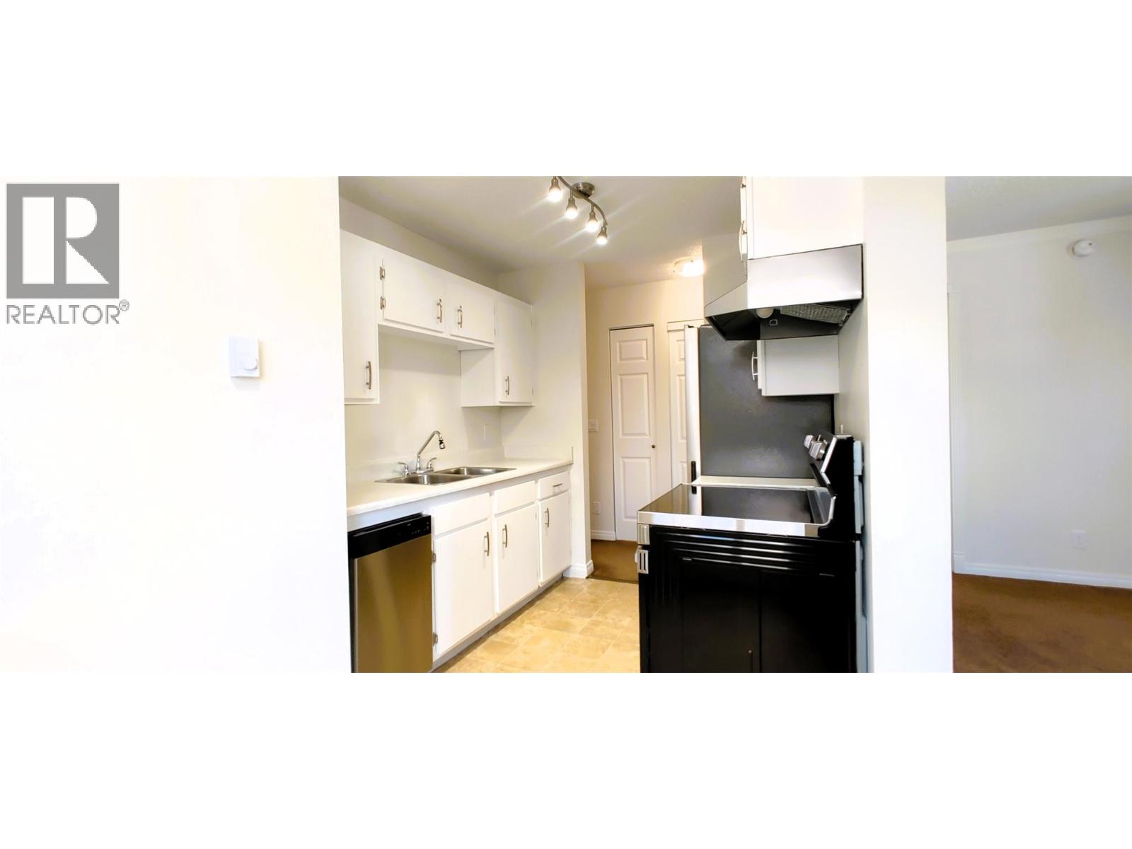 625 Rowcliffe Avenue Unit# 207, Kelowna, British Columbia  V1Y 5Y8 - Photo 4 - 10402523