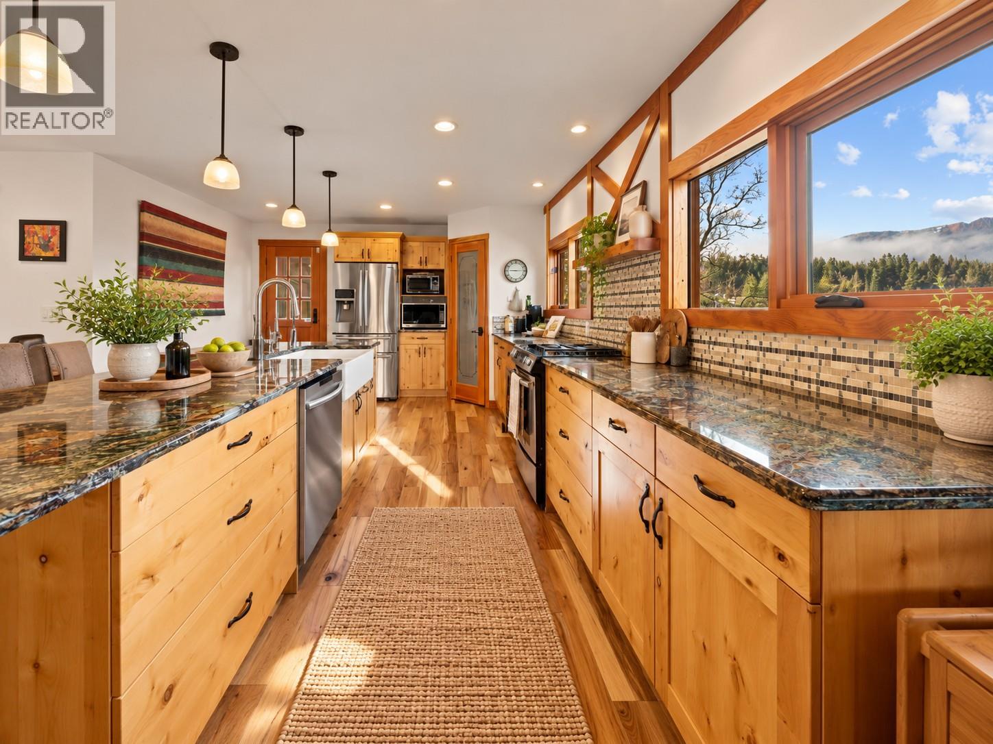 1321 10th Avenue, Salmon Arm, British Columbia  V1E 2V6 - Photo 12 - 10402802