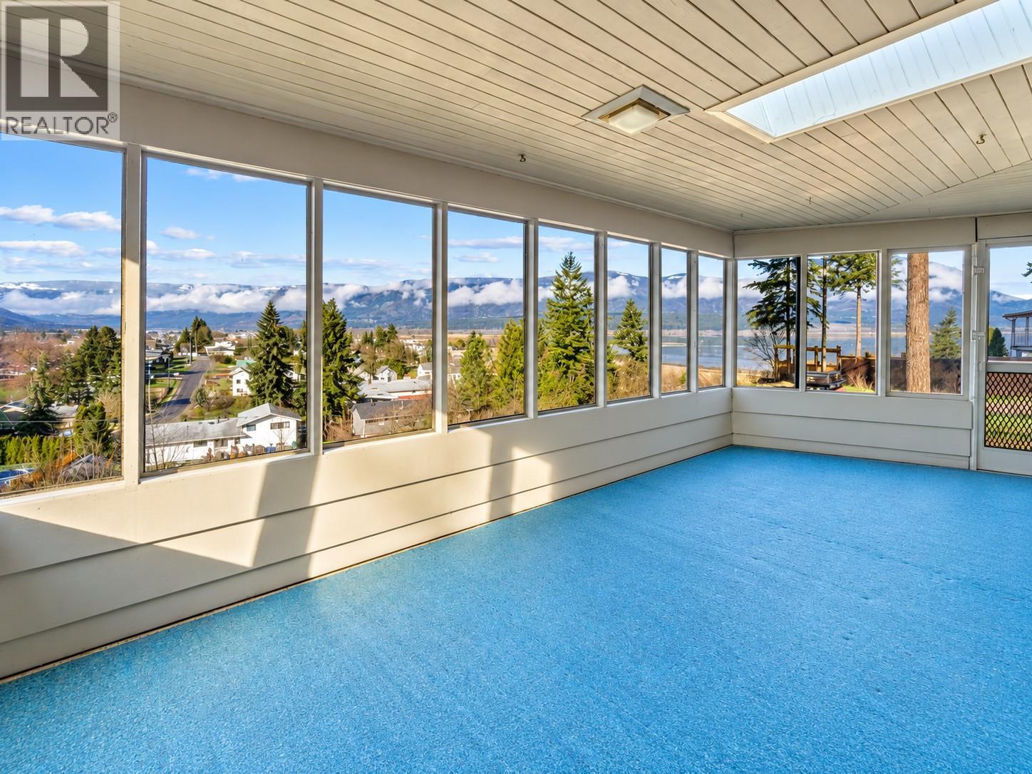 1321 10th Avenue, Salmon Arm, British Columbia  V1E 2V6 - Photo 31 - 10402802