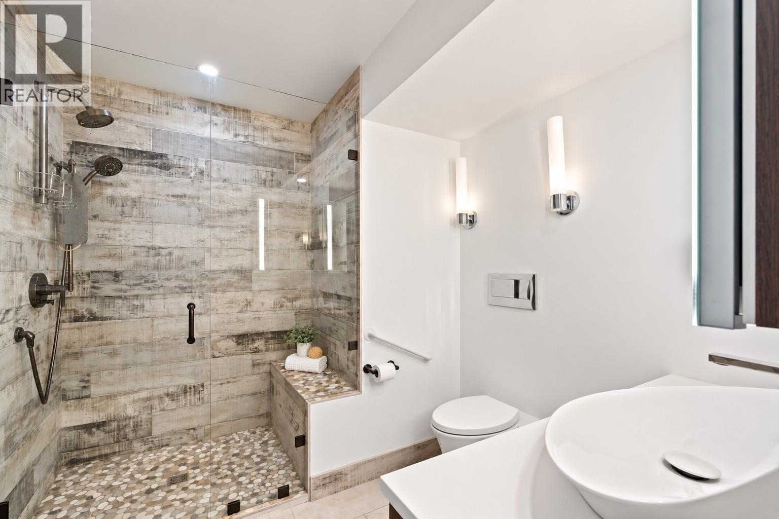1321 10th Avenue, Salmon Arm, British Columbia  V1E 2V6 - Photo 38 - 10402802