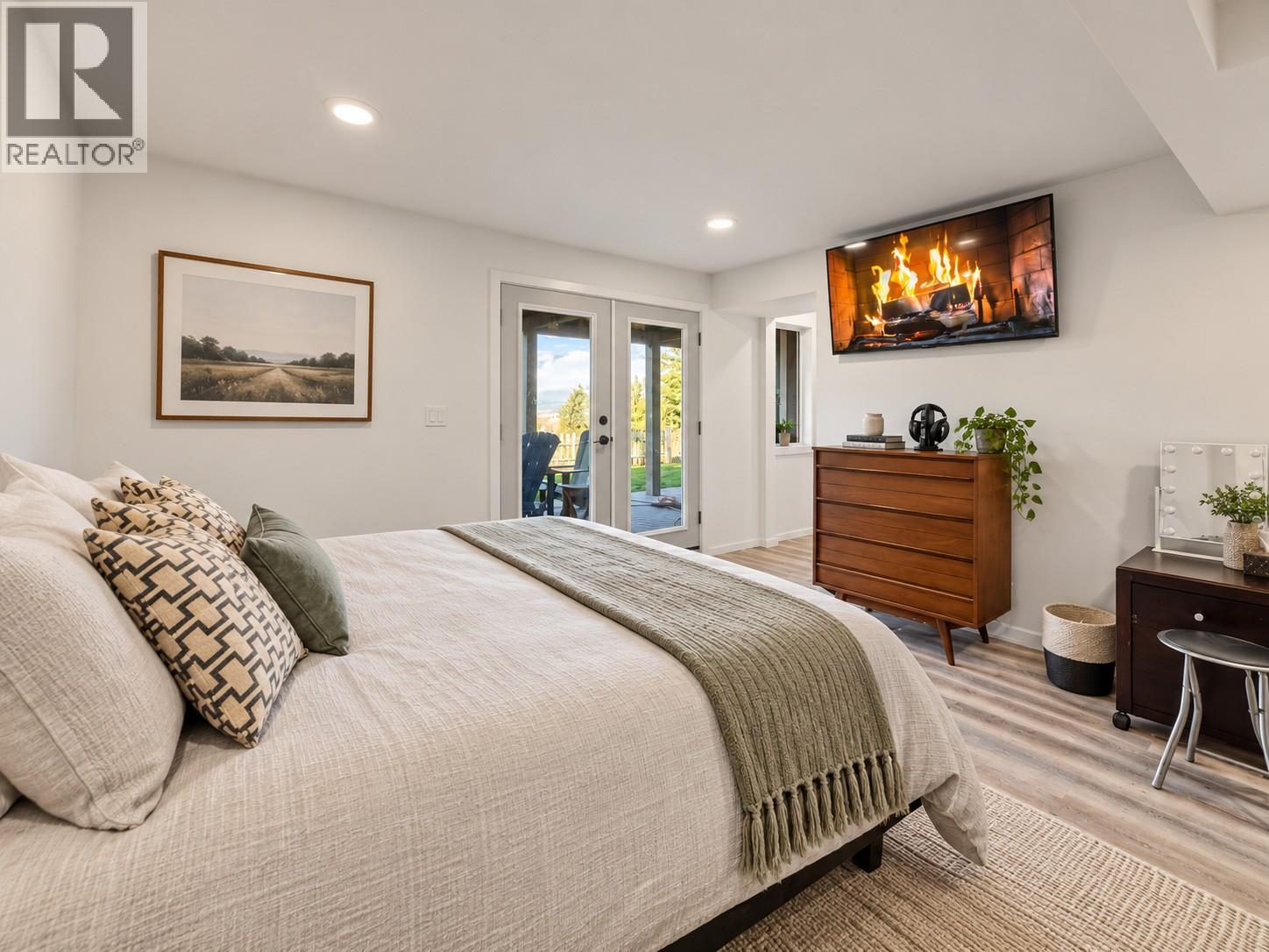 1321 10th Avenue, Salmon Arm, British Columbia  V1E 2V6 - Photo 41 - 10402802
