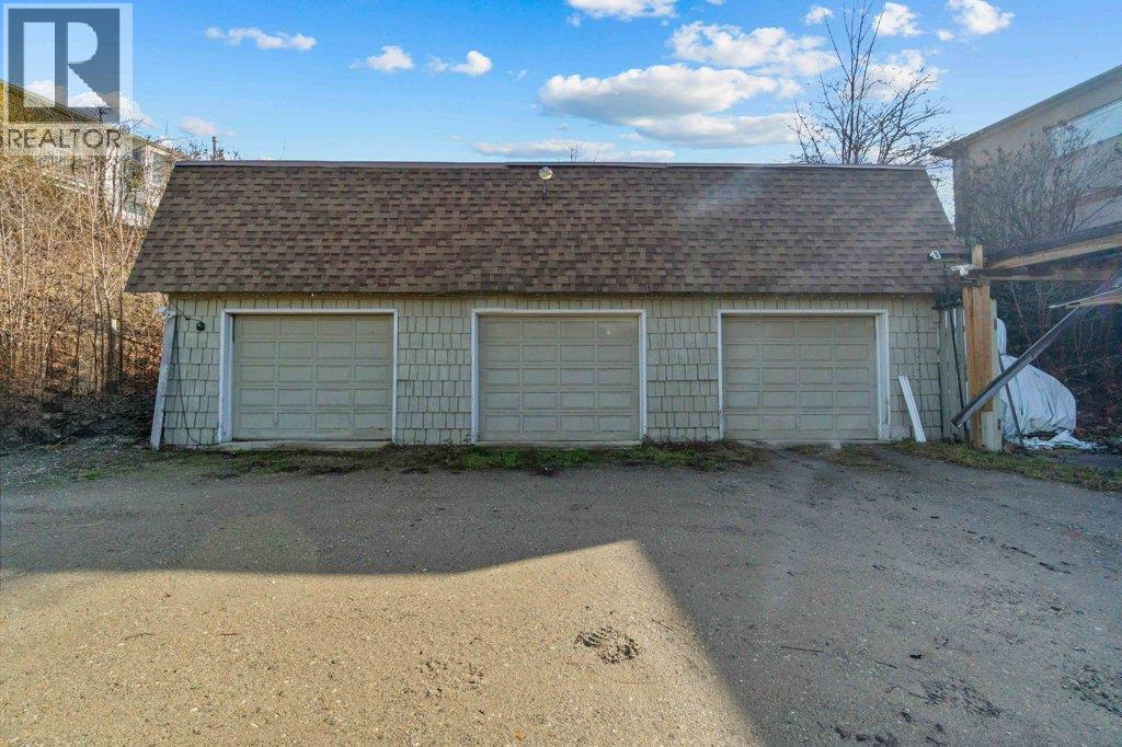 1321 10th Avenue, Salmon Arm, British Columbia  V1E 2V6 - Photo 48 - 10402802