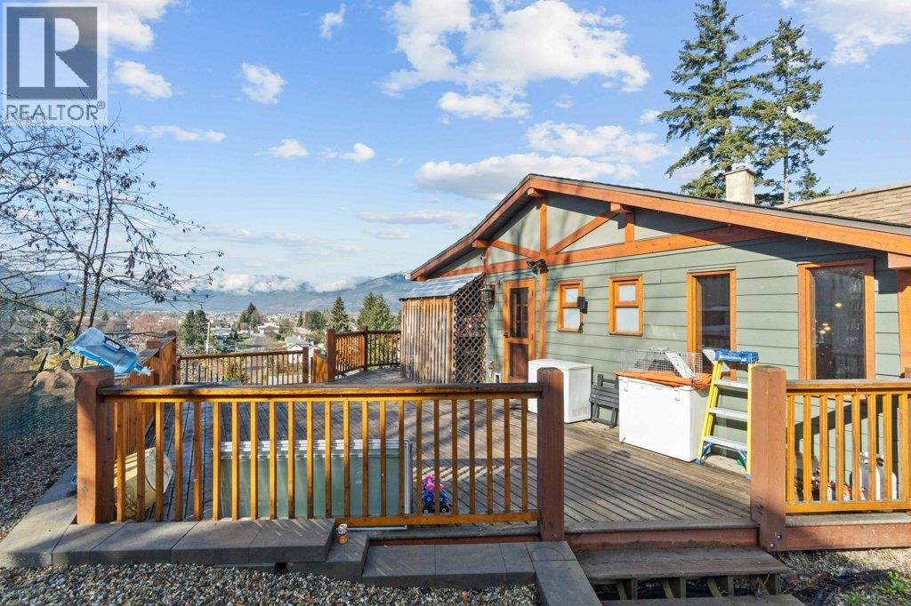 1321 10th Avenue, Salmon Arm, British Columbia  V1E 2V6 - Photo 49 - 10402802