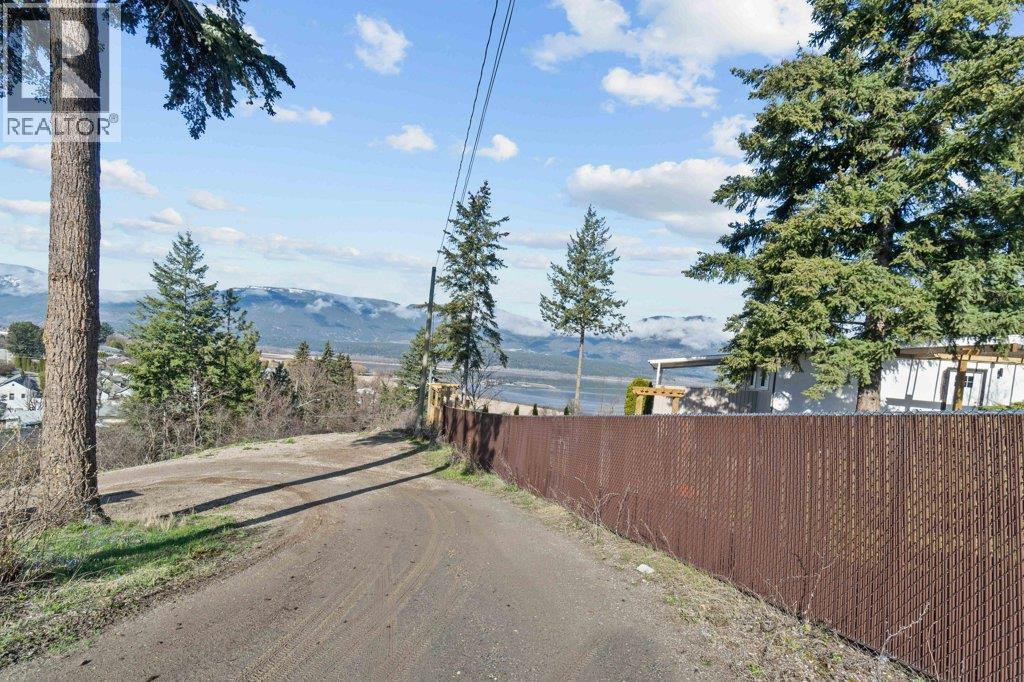 1321 10th Avenue, Salmon Arm, British Columbia  V1E 2V6 - Photo 56 - 10402802