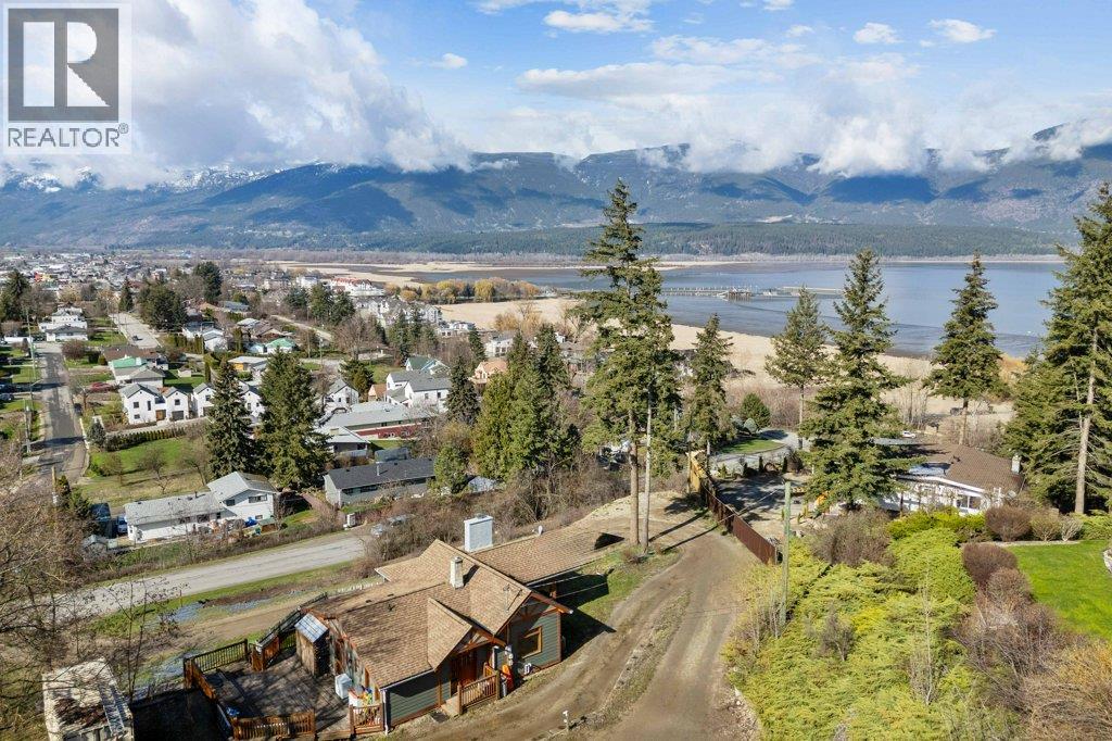 1321 10th Avenue, Salmon Arm, British Columbia  V1E 2V6 - Photo 7 - 10402802