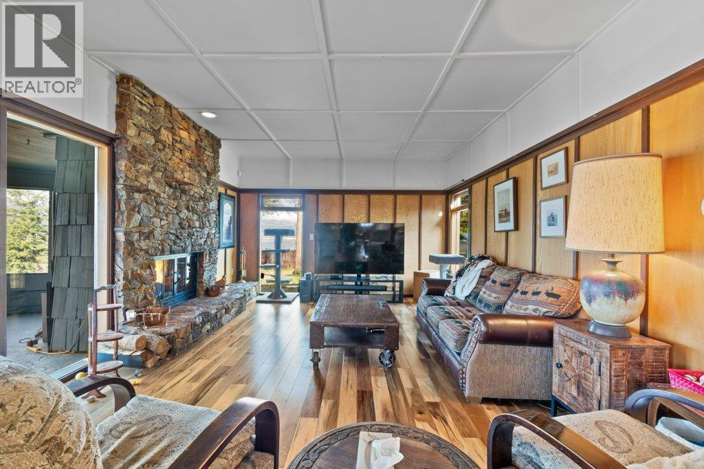 1321 10th Avenue, Salmon Arm, British Columbia  V1E 2V6 - Photo 71 - 10402802