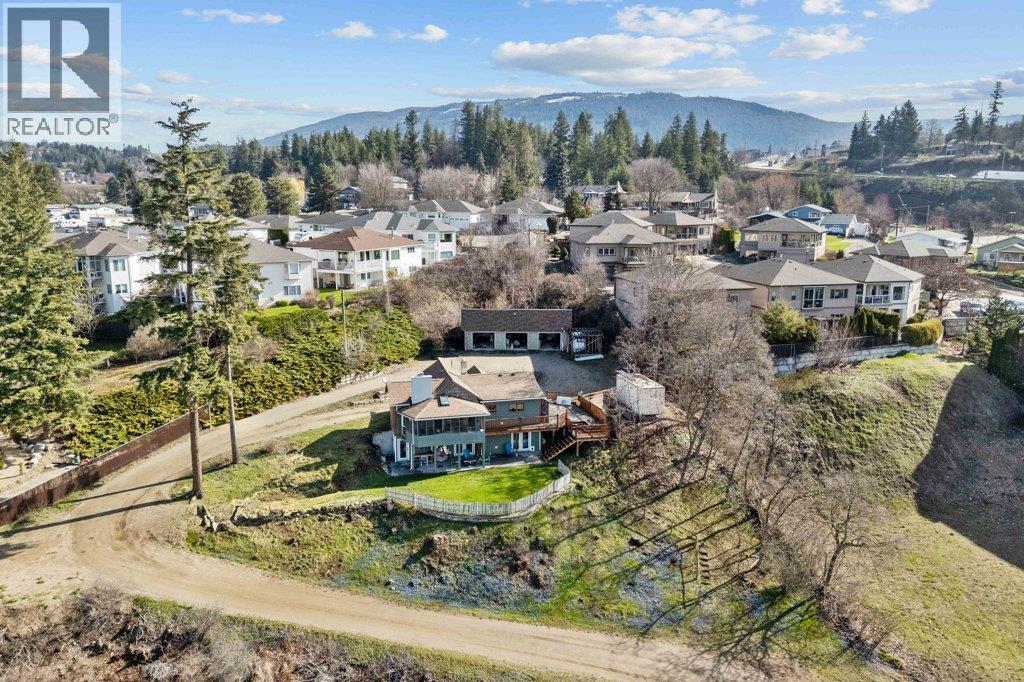 1321 10th Avenue, Salmon Arm, British Columbia  V1E 2V6 - Photo 9 - 10402802
