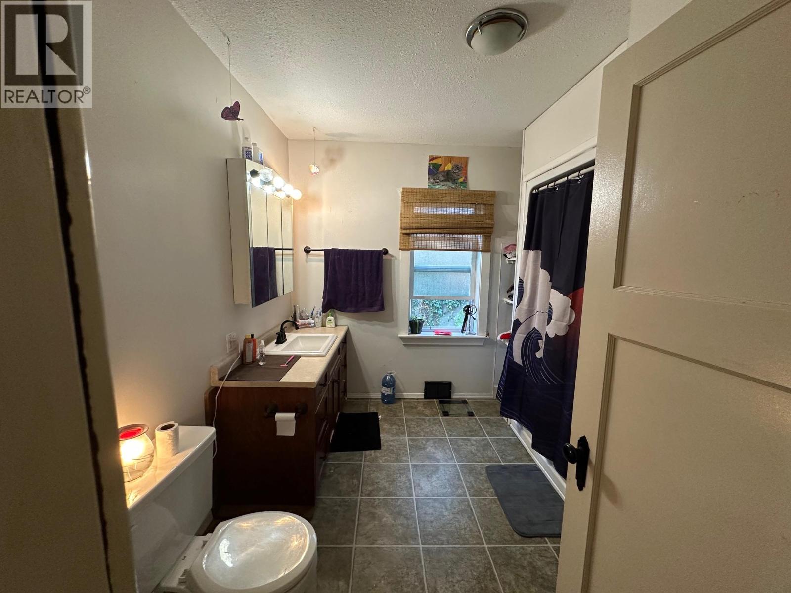 609 Second Street, Nelson, British Columbia  V1L 2L7 - Photo 6 - 10402803