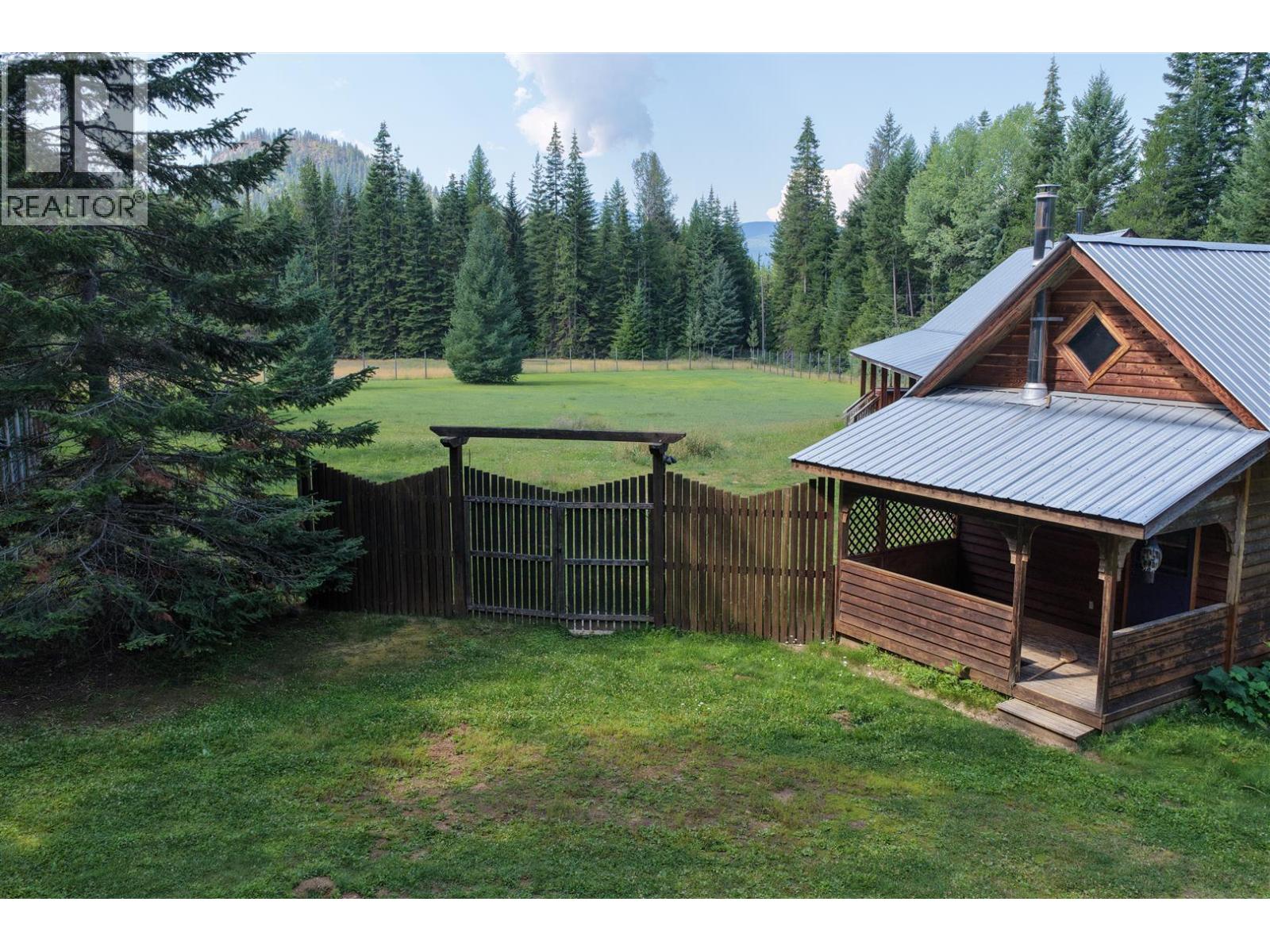 152 Talbot Road, Nelway, British Columbia  V0G 1Z0 - Photo 19 - 10402937
