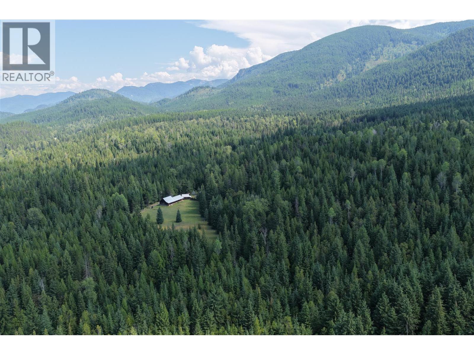 152 Talbot Road, Nelway, British Columbia  V0G 1Z0 - Photo 4 - 10402937
