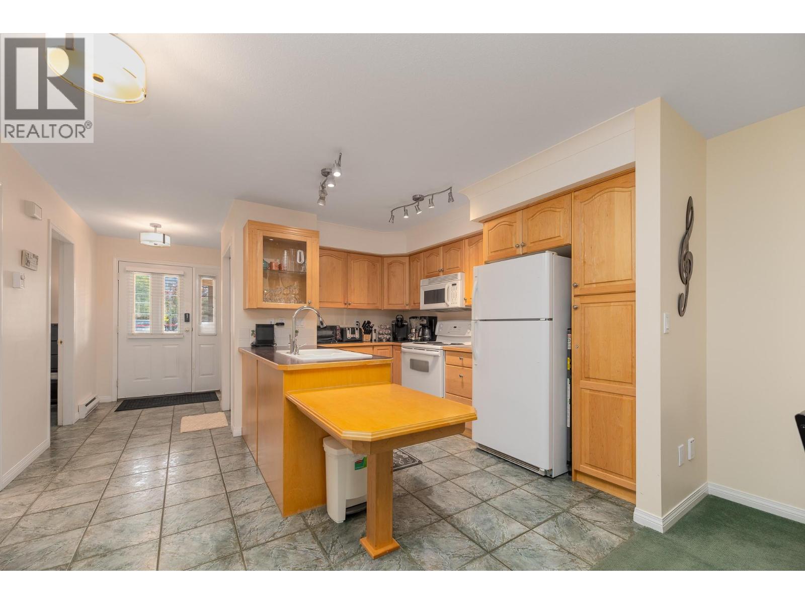 800 Railway Lane Unit# 2, Okanagan Falls, British Columbia  V0H 1R4 - Photo 10 - 10402935