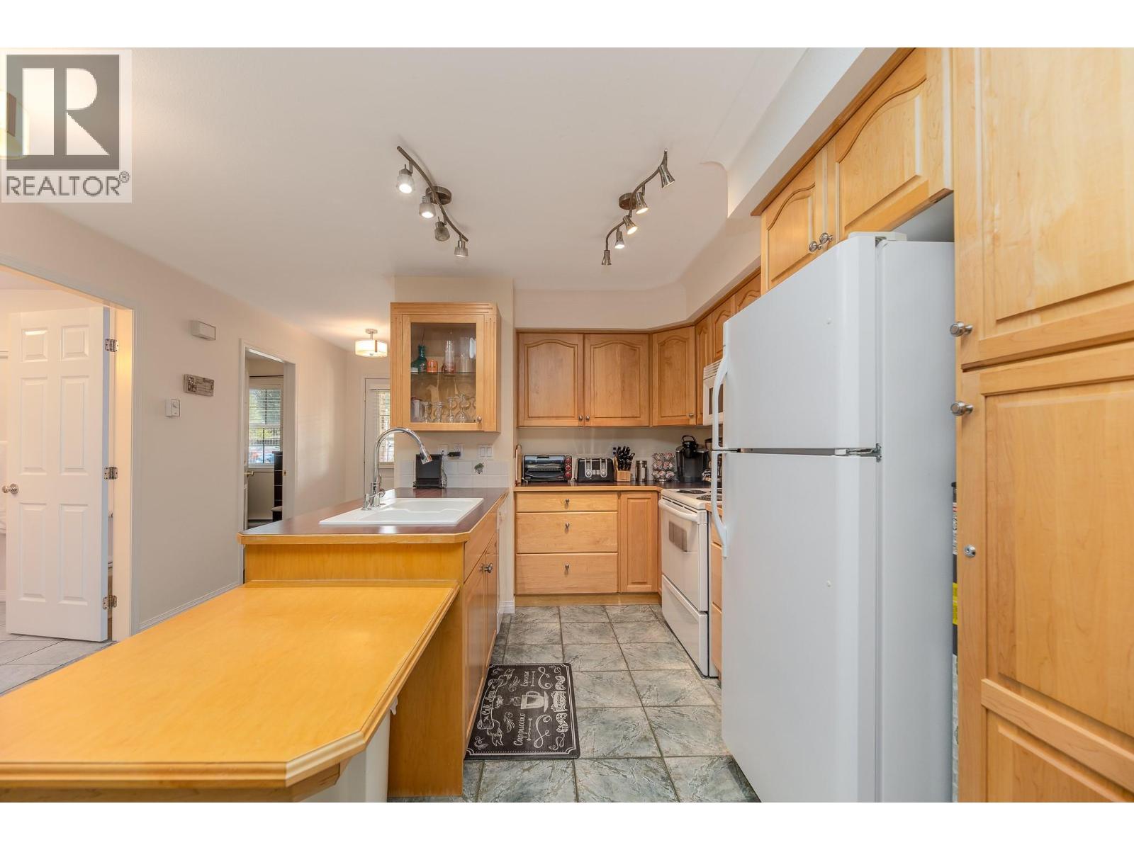 800 Railway Lane Unit# 2, Okanagan Falls, British Columbia  V0H 1R4 - Photo 11 - 10402935