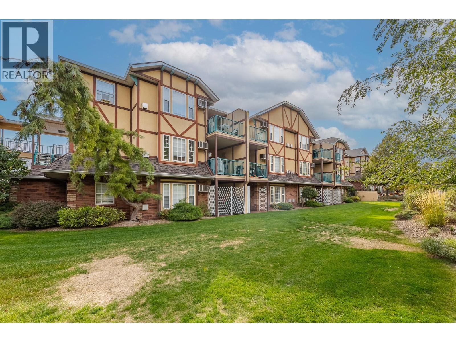 800 Railway Lane Unit# 2, Okanagan Falls, British Columbia  V0H 1R4 - Photo 2 - 10402935