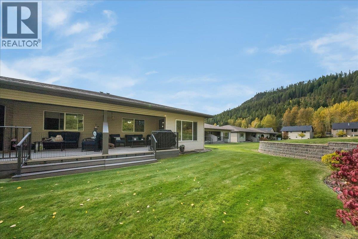 114 Mountain Side Drive, Fruitvale, British Columbia  V0G 1L0 - Photo 32 - 10402592