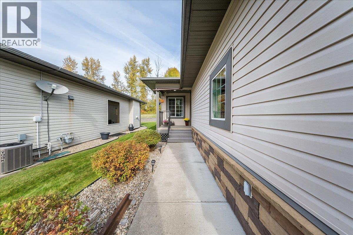 114 Mountain Side Drive, Fruitvale, British Columbia  V0G 1L0 - Photo 37 - 10402592